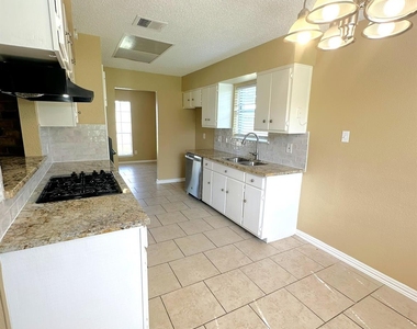12210 Roandale Drive - Photo Thumbnail 2