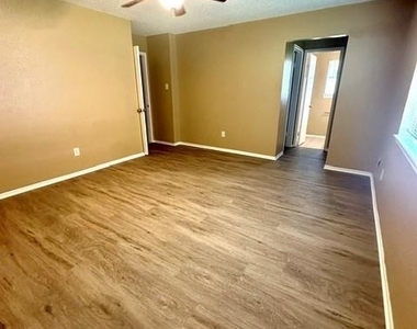 12210 Roandale Drive - Photo Thumbnail 13
