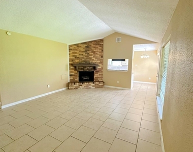 12210 Roandale Drive - Photo Thumbnail 8