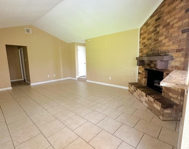 12210 Roandale Drive - Photo Thumbnail 6