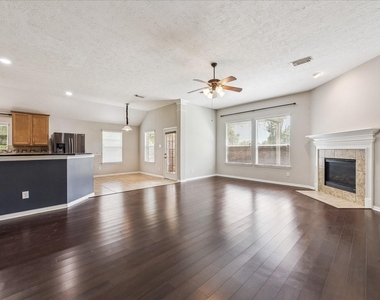 2821 Chinaberry Park Lane - Photo Thumbnail 10