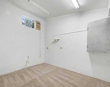 2723 Nottingham Street - Photo Thumbnail 40