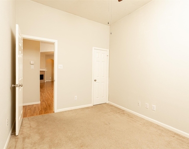 10218 W Palm Lake Drive - Photo Thumbnail 19