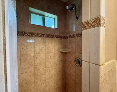 2519 Paul Quinn Street - Photo Thumbnail 12