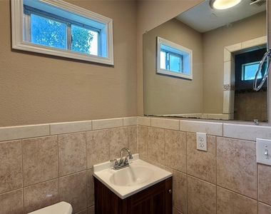 2519 Paul Quinn Street - Photo Thumbnail 11