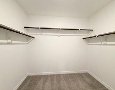 415 Northern Pike Drive - Photo Thumbnail 16