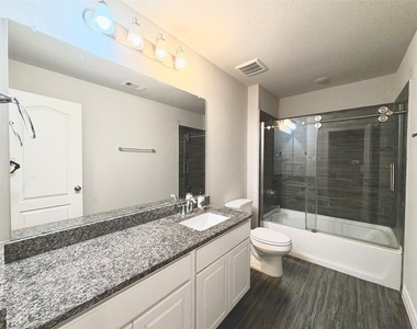 415 Northern Pike Drive - Photo Thumbnail 22