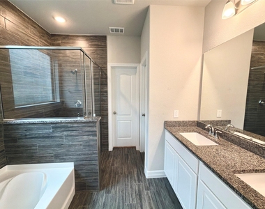 415 Northern Pike Drive - Photo Thumbnail 15