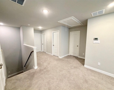 415 Northern Pike Drive - Photo Thumbnail 20