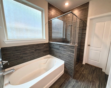 415 Northern Pike Drive - Photo Thumbnail 13