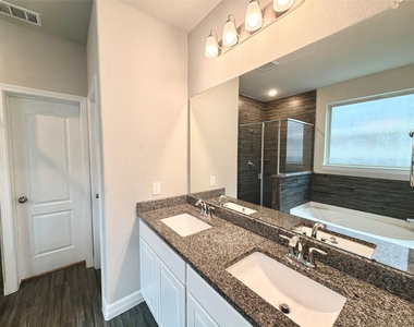 415 Northern Pike Drive - Photo Thumbnail 14