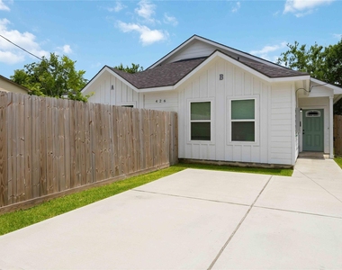 426 New Mexico Street - Photo Thumbnail 1