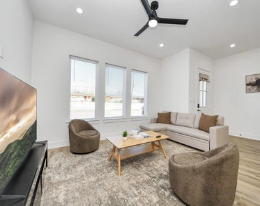 3909 Maggie Street - Photo Thumbnail 8