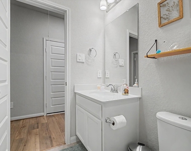 10842 Cliffs View Drive - Photo Thumbnail 34