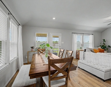 10842 Cliffs View Drive - Photo Thumbnail 12