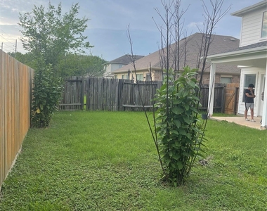 16939 Watering Oaks Lane - Photo Thumbnail 6