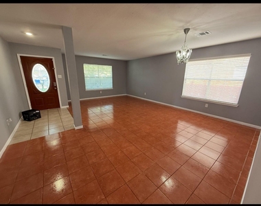 16939 Watering Oaks Lane - Photo Thumbnail 13