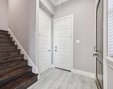 2807 Wichita Street - Photo Thumbnail 2