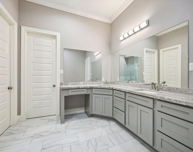 2807 Wichita Street - Photo Thumbnail 11