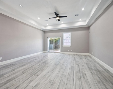 2807 Wichita Street - Photo Thumbnail 6