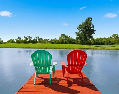 2810 Lake View Drive - Photo Thumbnail 1