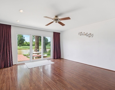 2810 Lake View Drive - Photo Thumbnail 27