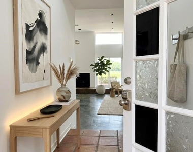 2810 Lake View Drive - Photo Thumbnail 42