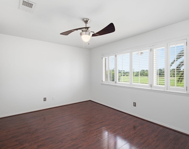 2810 Lake View Drive - Photo Thumbnail 32