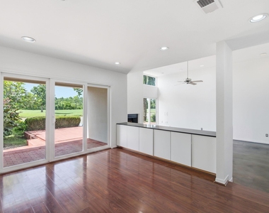 2810 Lake View Drive - Photo Thumbnail 21