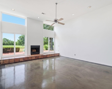 2810 Lake View Drive - Photo Thumbnail 22
