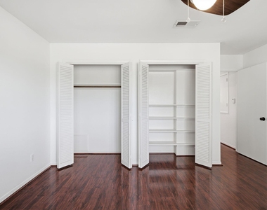 2810 Lake View Drive - Photo Thumbnail 33