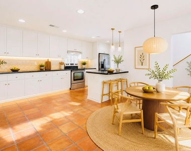 2810 Lake View Drive - Photo Thumbnail 6