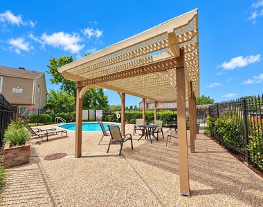 1860 White Oak Drive - Photo Thumbnail 2