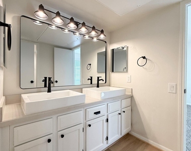 1860 White Oak Drive - Photo Thumbnail 17