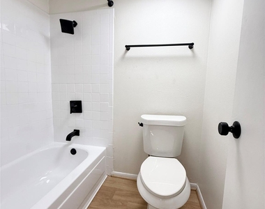 1860 White Oak Drive - Photo Thumbnail 18