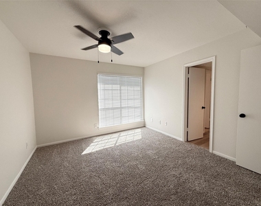 1860 White Oak Drive - Photo Thumbnail 6