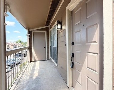 1860 White Oak Drive - Photo Thumbnail 3