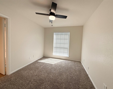 1860 White Oak Drive - Photo Thumbnail 17