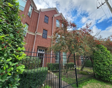 2637 W Dallas Street - Photo Thumbnail 1