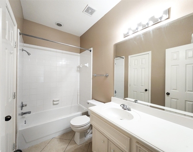 2637 W Dallas Street - Photo Thumbnail 4