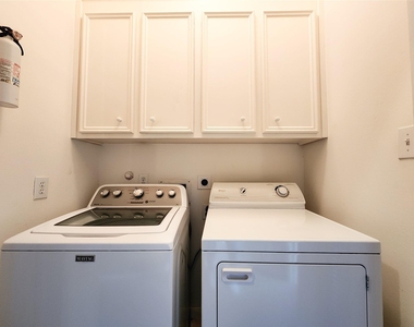 2637 W Dallas Street - Photo Thumbnail 14