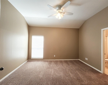 2637 W Dallas Street - Photo Thumbnail 15