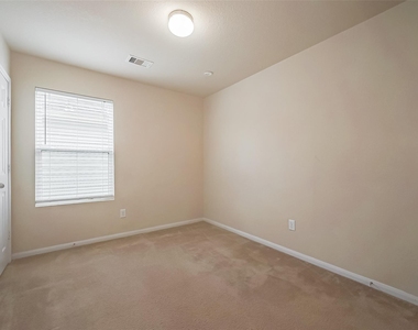 13510 Dahlia Green Way - Photo Thumbnail 35