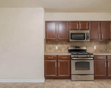 13510 Dahlia Green Way - Photo Thumbnail 13