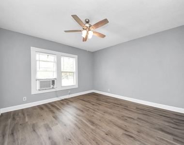 2502 Saltus Street - Photo Thumbnail 7