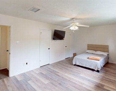 3819 Brook Shadow Drive - Photo Thumbnail 18