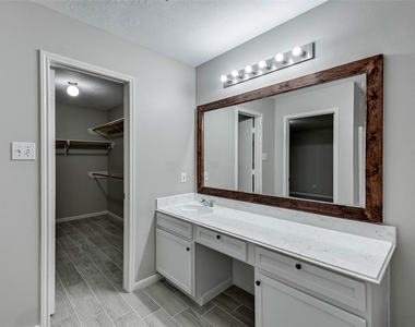 7815 Barnhill Drive - Photo Thumbnail 30