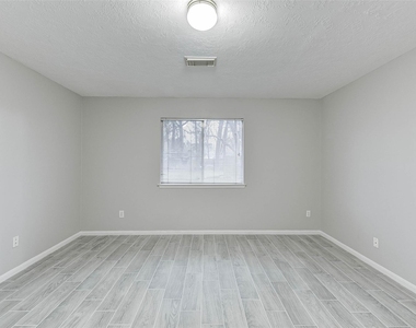 7815 Barnhill Drive - Photo Thumbnail 26
