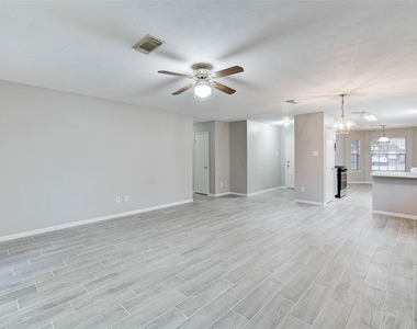 7815 Barnhill Drive - Photo Thumbnail 9