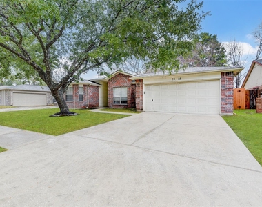 7815 Barnhill Drive - Photo Thumbnail 4